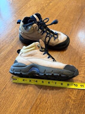 The North Face Tan and Blue Women's Hiking Boots, size 5.5